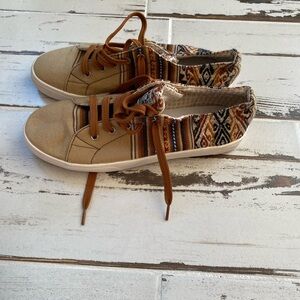 Phuyupata Woven Sneakers – Boho Peruvian Style – Women’s 10 Men’s 8